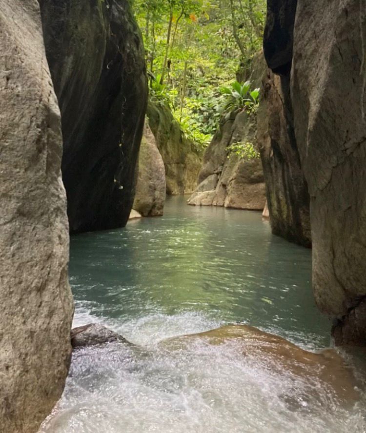 Le plus beau Canyon Secret de Guadeloupe
